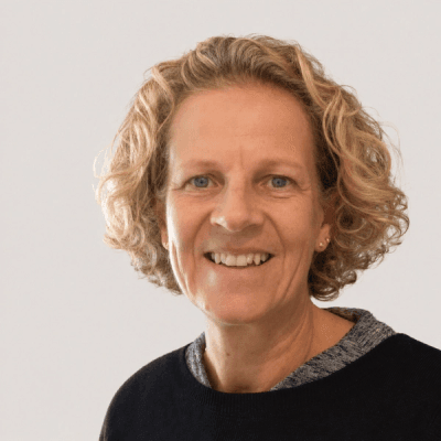 Jo Young headshot