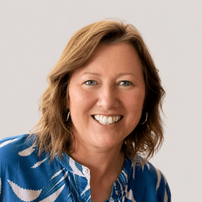 Julie Crawford headshot